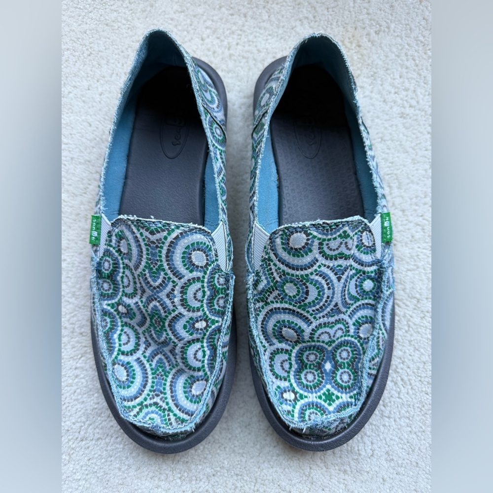 Sanuk Women’s Shoes Sz 8 Blue & Green Pattern